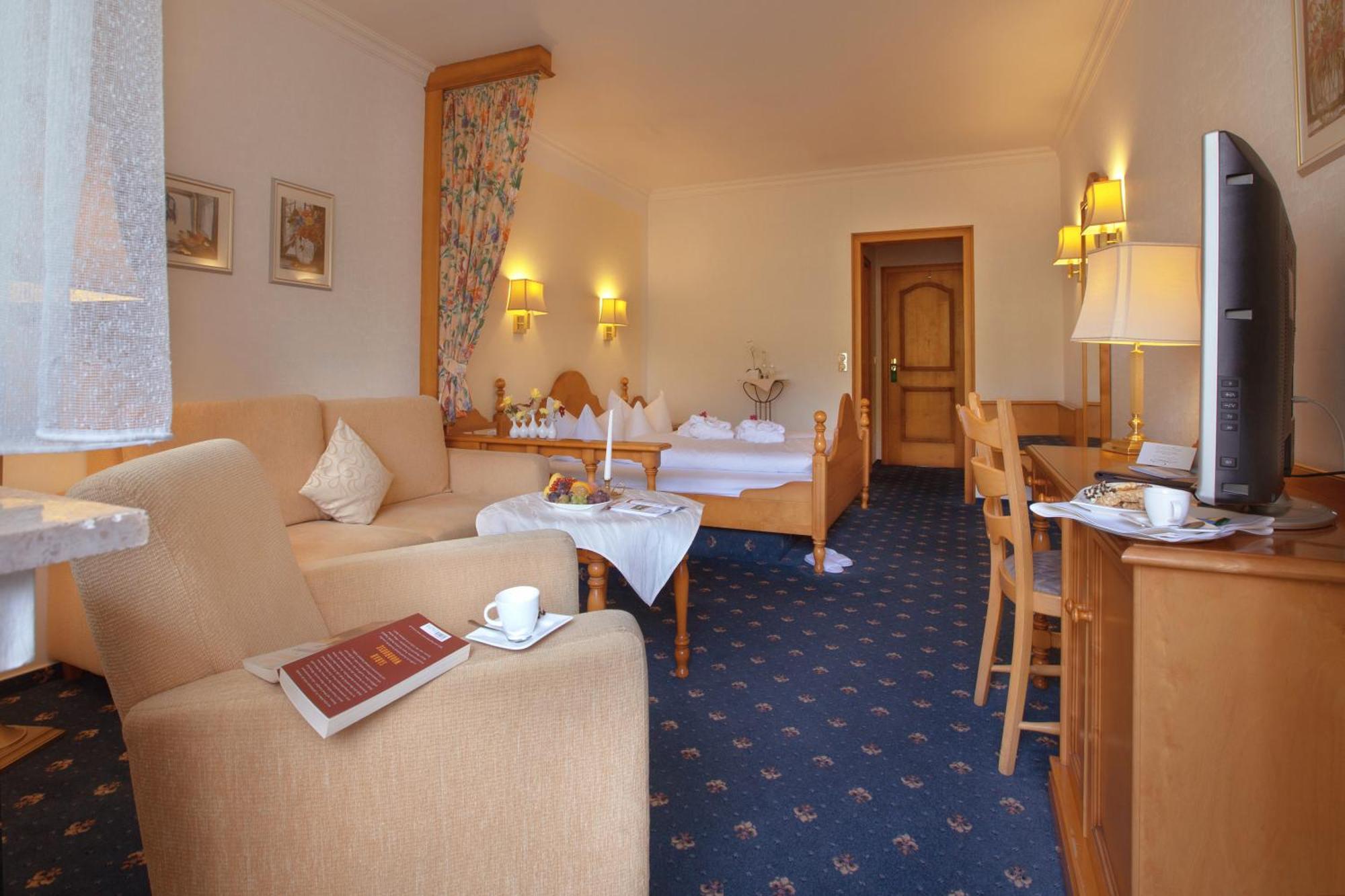 Hotel Garni Fuerst Von Waldeck فيلنغن المظهر الخارجي الصورة