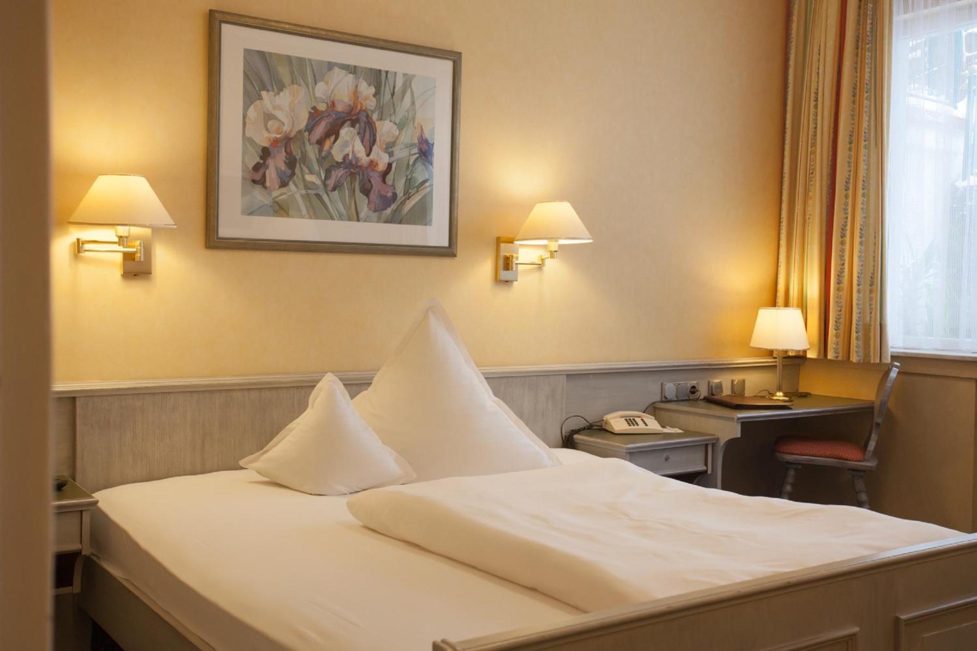Hotel Garni Fuerst Von Waldeck فيلنغن المظهر الخارجي الصورة